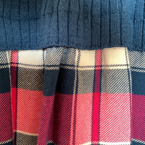 Torrid fooler sweater, size 1, V neck - Picture 3 of 6